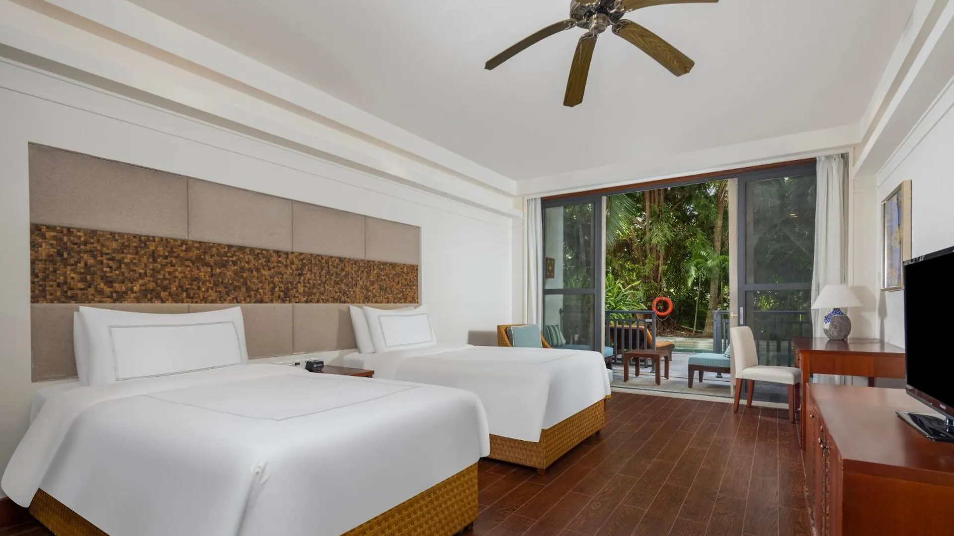 Swissotel Sanya Yalong Bay Resort
