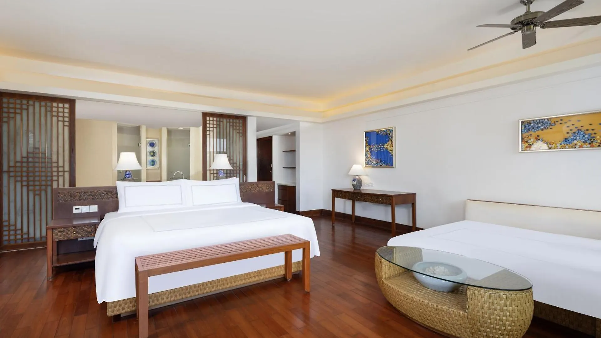 Swissotel Sanya Yalong Bay 5*,  China