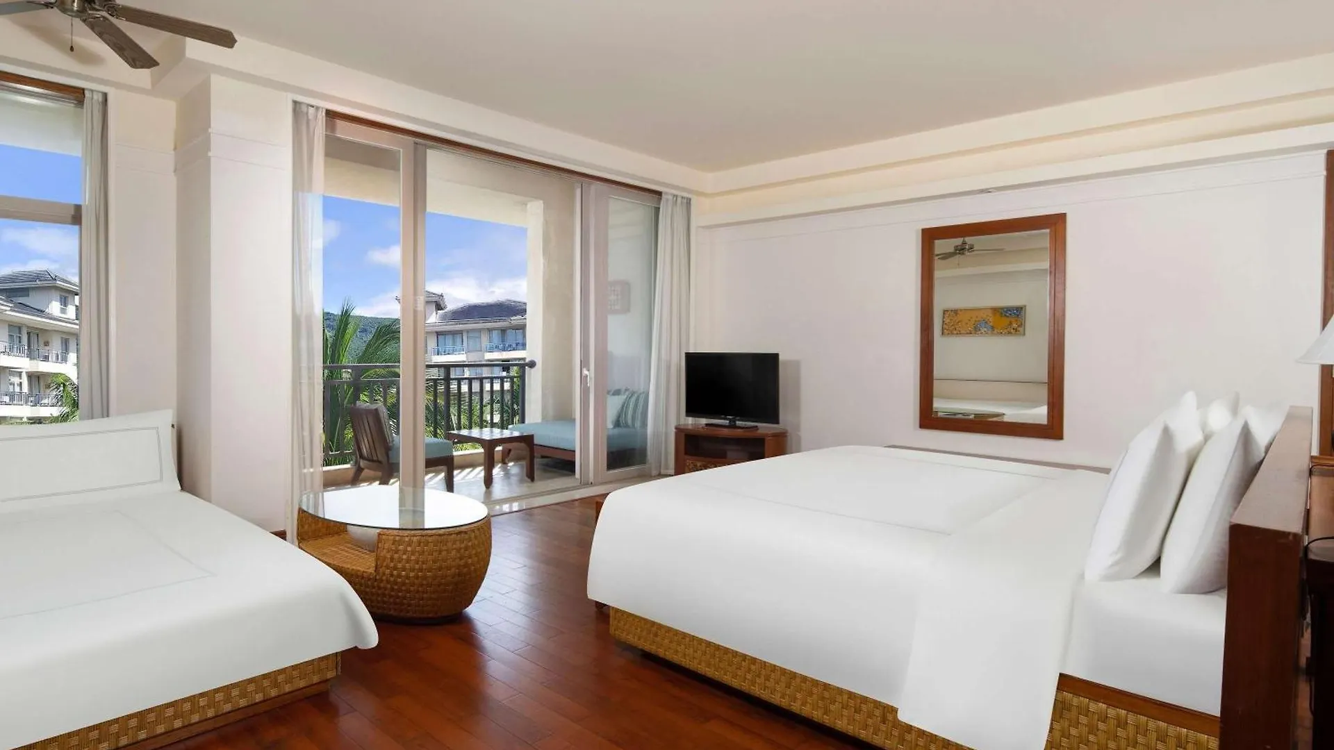 Resort Swissotel Sanya Yalong Bay