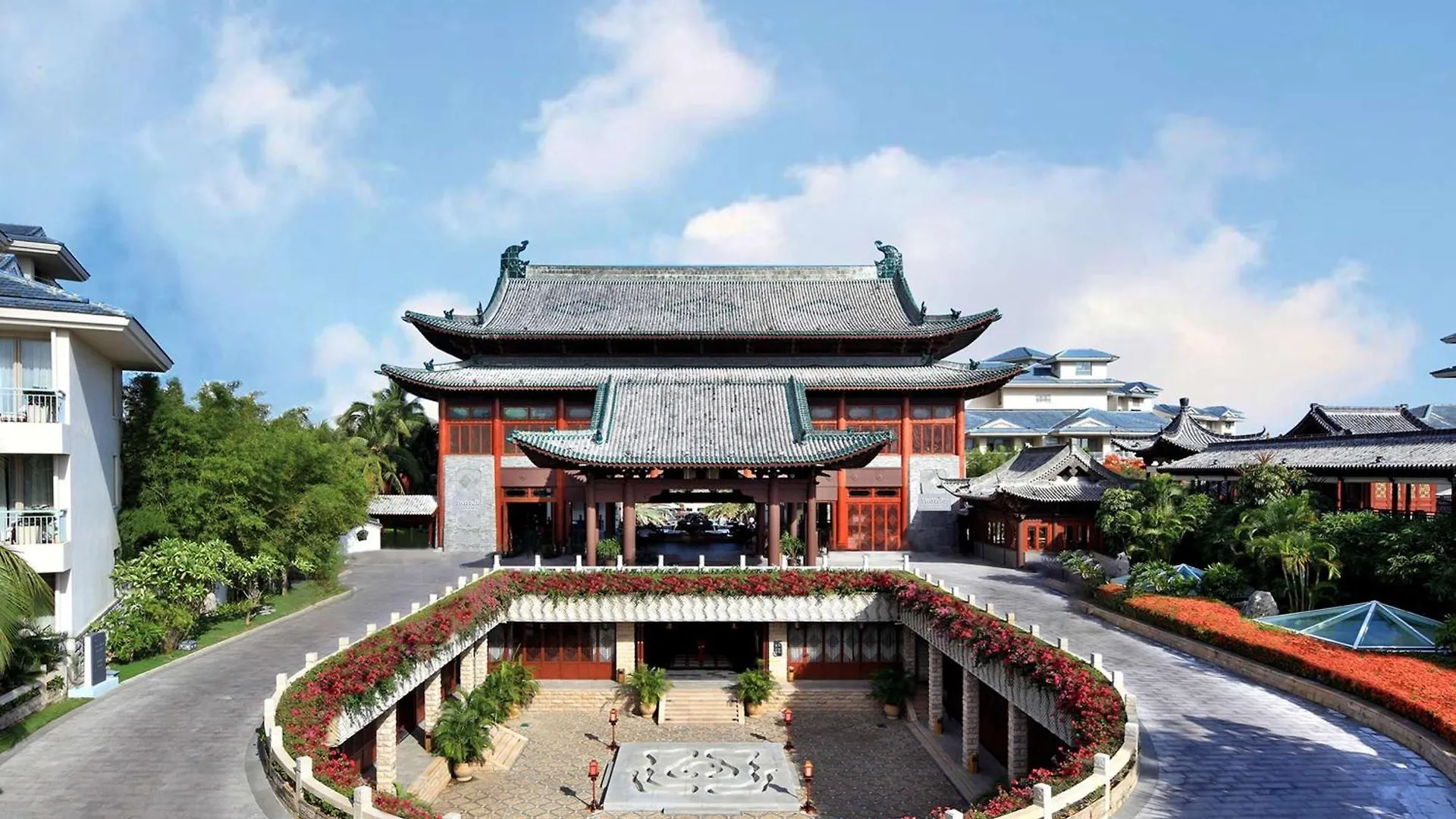 Swissotel Sanya Yalong Bay 5*,  China