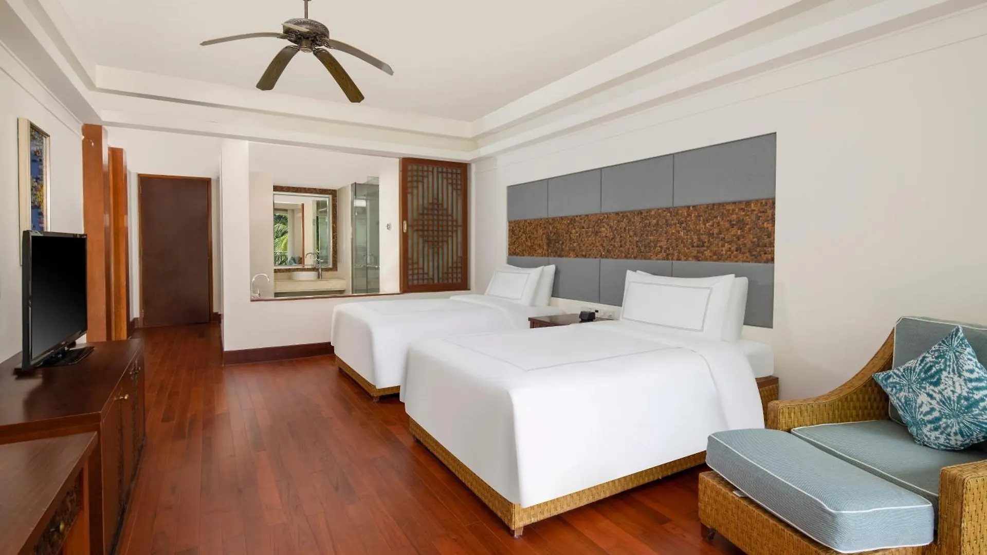 Swissotel Sanya Yalong Bay Rezort