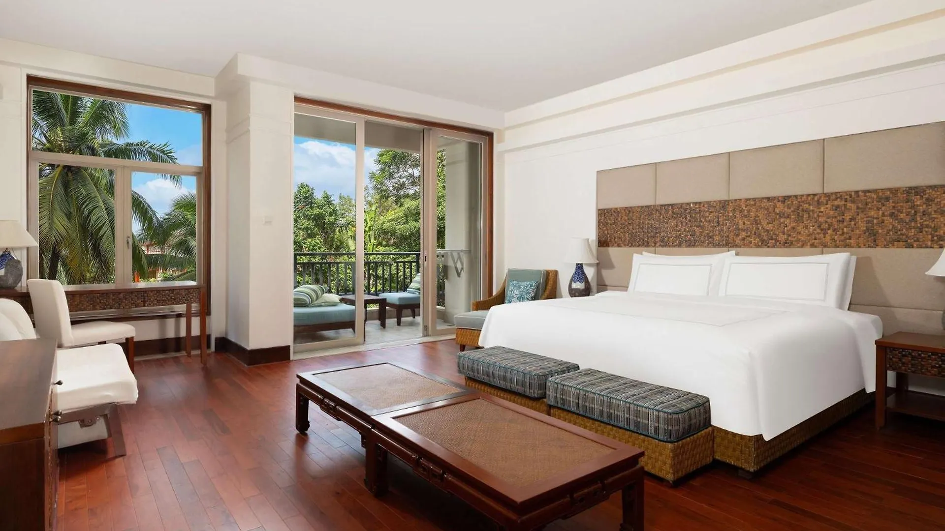 Swissotel Sanya Yalong Bay 5*,  Čína